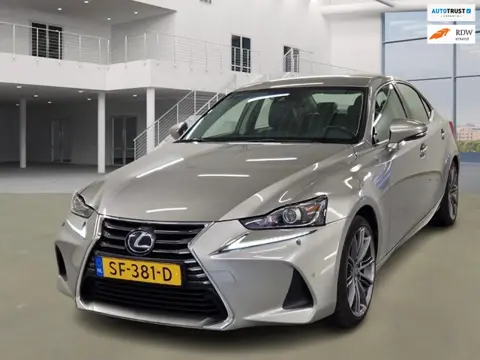 Lexus IS 300h Hybrid Business Line /NL prijs 16400 / Auto goed werkt en goed rijdt