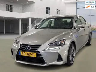 Lexus IS 300h Hybrid Business Line /NL prijs 16400 / Auto goed werkt en goed rijdt