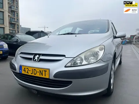 Peugeot 307 1.4 XT Clima Cruise PDC LMV Nieuwe Koppeling Nieuwe Apk