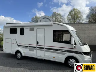 Adria SONIC I 600 SC 130 pk Euro6 Fiat Ducato NL-Camper **Queensbed/4 slaapplaatsen/Luifel/Memo chas