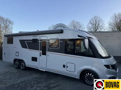 Adria Supersonic 890 LL 170 pk AUTOMAAT 9-Traps 4-Persoons Euro6 Mercedes-Benz Sprinter **Enkele bed