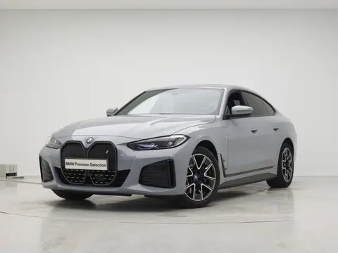 BMW i4 eDrive40 84 kWh | M-Sport | Camera | Active Cruise Controle | Schuifdak | Hifi | Stoelverwarm