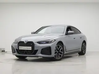 BMW i4 eDrive40 84 kWh | M-Sport | Camera | Active Cruise Controle | Schuifdak | Hifi | Stoelverwarm