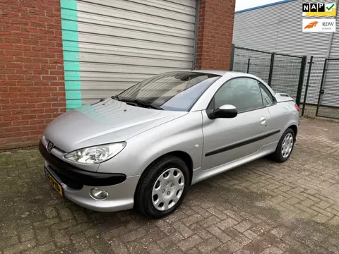 Peugeot 206 CC 2.0-16V Clima Bj:2002 NAP!