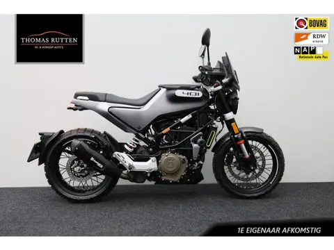 Husqvarna Svartpilen 401 2022 1e eigenaar | A2 32KW | Handvatverwarming | Handkappen | ABS | Nieuwst