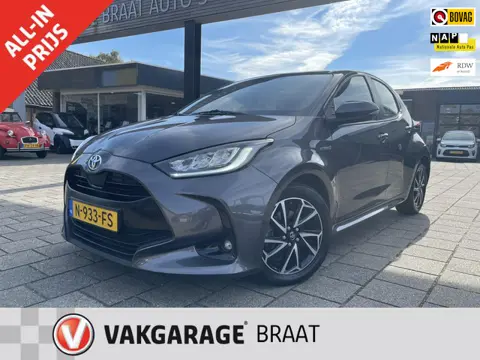 Toyota Yaris 1.5 Hybrid l BTW l STOELVERW. l CARPLAY l RIJKLAAR!