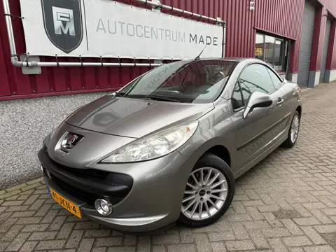 Peugeot 207 CC 1.6 VTi // Cabrio // Leer // Airco // 140DKM NAP //