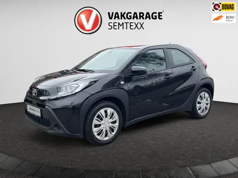 Toyota Aygo X 1.0 VVT-i S-CVT Play | Automaat | Carplay | Camera | Cruise | Clima | Keyless | Lane A