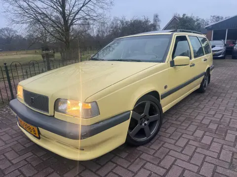 VOLVO 850 T5R Cream Yellow *Automaat 