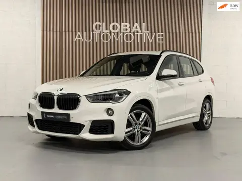 BMW X1 SDrive18i High Executive - M PAKKET - AUTOMAAT - NAVIGATIE