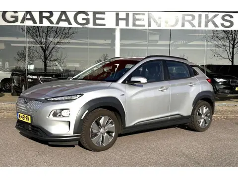 Hyundai Kona EV Comfort 64 kWh | SOH: 94,6% | Trekhaak | 3 Fase | Warmtepomp | Navi | Adaptive CC | 