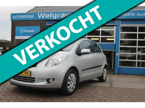 Toyota Yaris 1.3 VVTi Sol 1 eigenaar zeer netjes