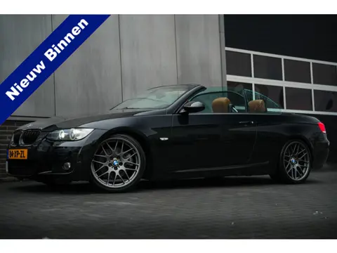 BMW 3 Serie Cabrio 325i 218 pk High Executive M-Sportpakket / NL-Auto/ Leder/ Sport-Stoelen/ Stoel.V