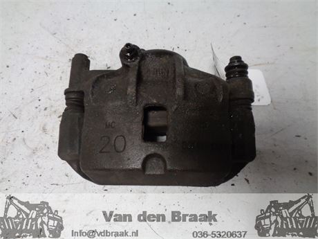 Hyundai i10 1.2 16V 2008-2013 Remklauw rechts voor