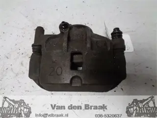 Hyundai i10 1.2 16V 2008-2013 Remklauw rechts voor