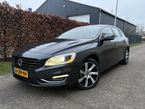 Volvo V60 2.4 D6 AWD Plug-In Hybrid Summum / AUTOMAAT / LEER / NAVI / SCHUIFDAK
