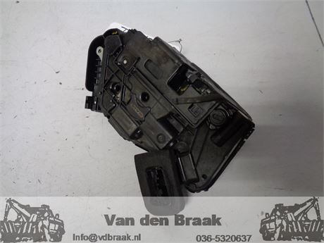 Volkswagen T-Roc 2017-2025 Deurslot links achterzijde