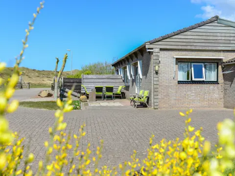 Vakantiehuis aan de voet van de duinen bij Den Hoorn