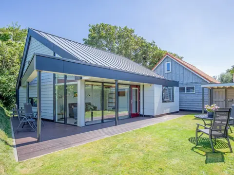 Stijlvol ingericht vakantiehuis aan de rand van het dorp Den Hoorn