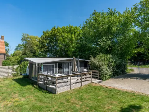 Luxe kamperen in omheinde privétuin met eigen sanitairgebouw