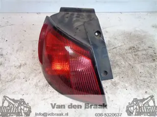 Mitsubishi Colt 3drs 2004-2013 Achterlicht links buitenzijde