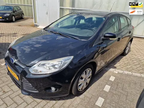 Ford Focus 1.6 EcoBoost Titanium, MOTOR DEFECT, Inruil mogelijk.