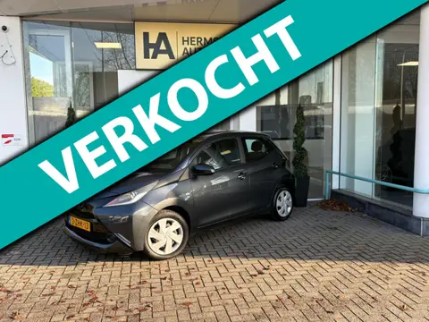 Toyota Aygo 1.0 VVT-i x-play |5drs|Airco|Cam|Navi|
