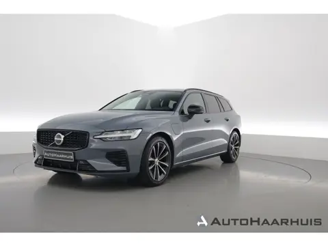 Volvo V60 2.0 T6 Plug-in hybrid AWD Plus Dark | Navi | Memory Seats | Stoel- Stuurverw. | Apple CarP