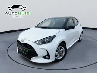 Toyota Yaris 1.5 Hybrid Bi-Tone Apple carplay Cruise controle