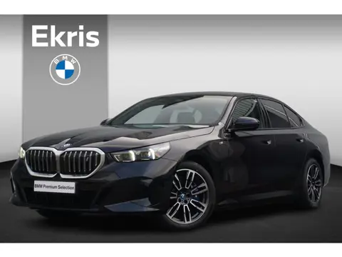 BMW i5 xDrive40 M Sportpakket 19'' / Panoramadak / Harman Kardon / Parking Assistant Plus / Trekhaak