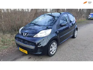 Peugeot 107 1.0-12V XR