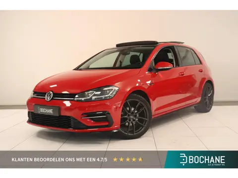 Volkswagen Golf 1.0 TSI Highline Business R-Line | Panoramadak | Camera | Key-less | Lederen Sportst