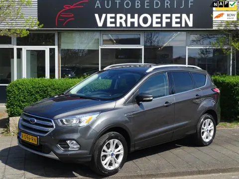 Ford Kuga 1.5 Titanium Styling Pack - PARK CAMERA - KEYLESS GO - STOEL VERW - CRUISE / CLIMATE CONTR