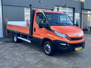 Iveco Daily 35C14 2.3 375 Laadklep 500kg Trekhaak 3500kg trekgewicht Airco 2-Persoons Open laadbak P