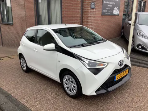 Toyota Aygo 1.0 VVT-i x-play cruise control