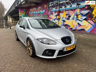 Seat Leon 2.0 TFSI FR kanon 19 inch velgen airco stereo zeer dikke snelle auto moet gezien worden or