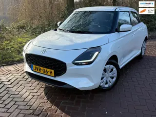 Suzuki SWIFT 1.2 Comfort Smart Hybrid 1 Eig. b.j.1-2025,9100 KM,Navi ,Camera,PDC