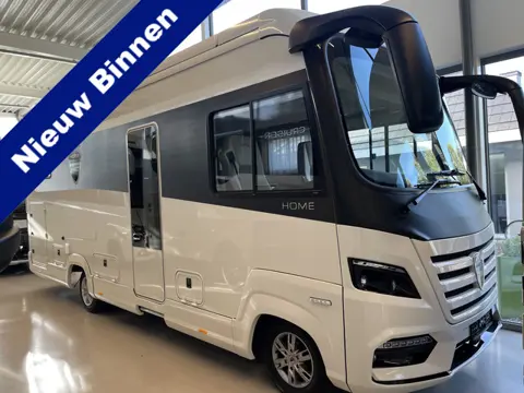 Morelo Home 82 210pk Aut luchtvering Levelsysteem Airco Geen hefbed