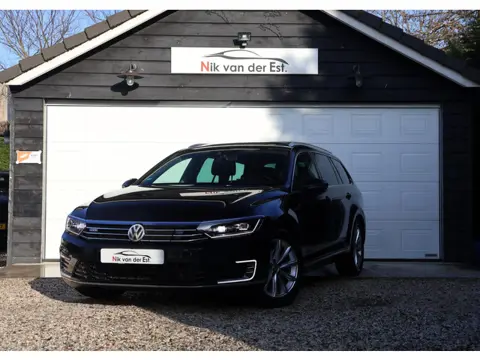 Volkswagen Passat Variant 1.4 TSI GTE Highline-Pano-Stoelverw-Adaptive-Carplay-Trekhaak