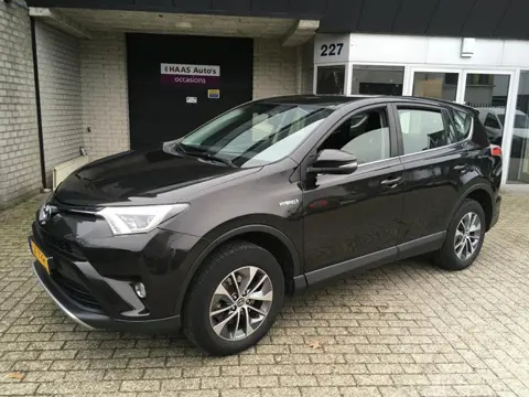 Toyota RAV4 2.5 Hybrid First Edition / dealer serviced / trekhaak / camera / navi / climate / nl-aut