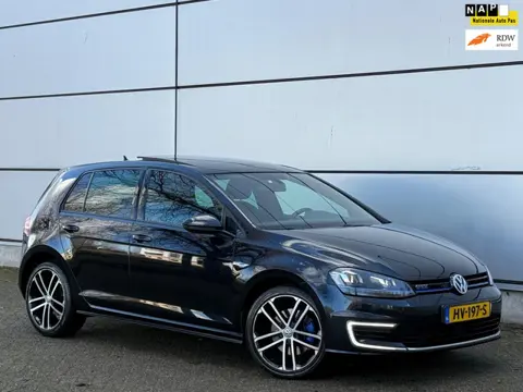 Volkswagen Golf 1.4 TSI GTE DSG |Pano |Camera |Keyless |Led |Stoelverw |Sfeer |Full Options