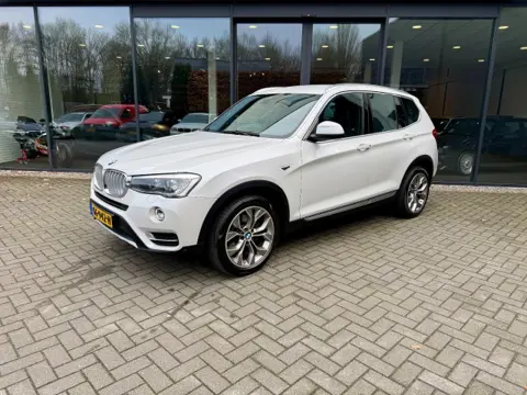 BMW X3 sDrive20i High Exe,SportLeer,Xenon,Elekt Trekhk,NaviPro,Dealer OH,Stoelverw