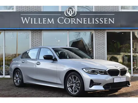 BMW 3-serie 330e High Executive Aut. Leder Navi Carplay Stoelverwarming HiFi