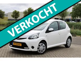 Toyota Aygo 1.0 VVT-i Aspiration l Airco l Navigatie l LED