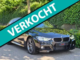 BMW 3-serie Touring 318i M Sport Pano Apple CarPlat Elk. Trekhaak 19inch NAP Rijklaar Garantie Zwart