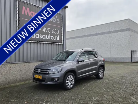 Volkswagen Tiguan 1.4 TSI Sport&Style uitvoering navigatie !!!