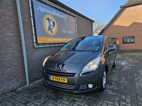 Peugeot 5008 1.6 THP Blue Lease Executive 7p. (loopt niet goed)