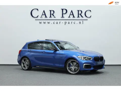 BMW 1-serie M140i xDrive M-PERFORMANCE LED/SCHUIFDAK/ALCANTARA+S.VERWARMING+MEMORY/KEYLESS/19" LMV/P