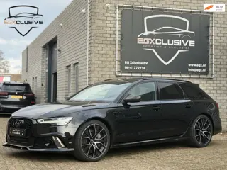 Audi RS6 4.0 TFSI Quattro Performance AKRAPOVIC / CERAMIC / PANO / CARBON