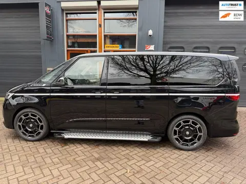 Volkswagen MULTIVAN 1.4 eHybrid L2H1 Style VIP vis á vis alcantara